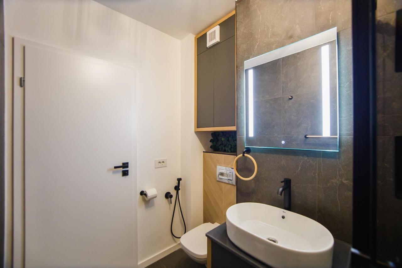 Duo Vibe Apartment Oradea Buitenkant foto