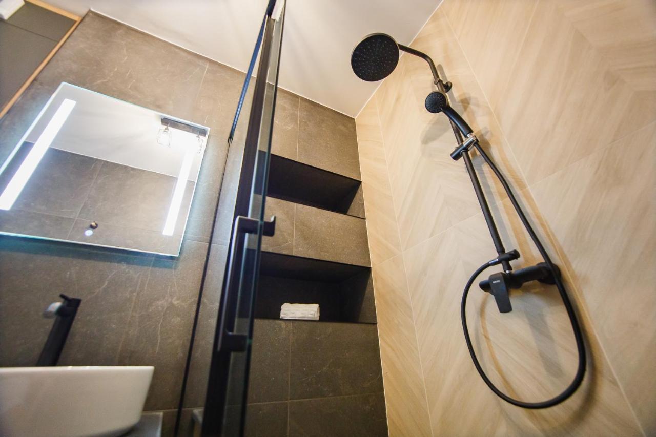 Duo Vibe Apartment Oradea Buitenkant foto