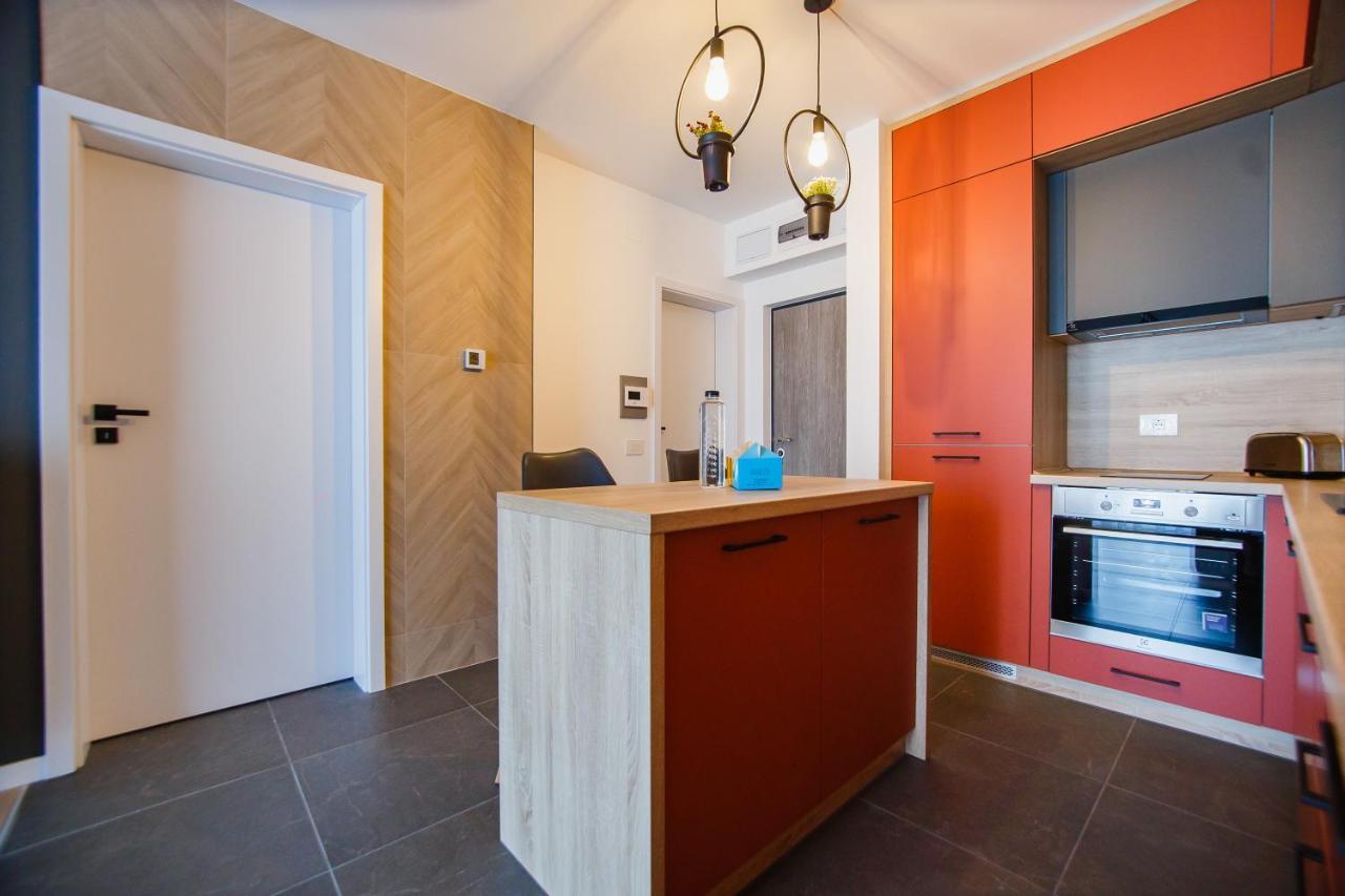 Duo Vibe Apartment Oradea Buitenkant foto